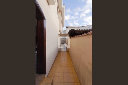 Casa à venda com 125m², 4 quartos e 2 vagas Casa à venda com 125m², 4 quartos e 2 vagasCorredor Lateral
