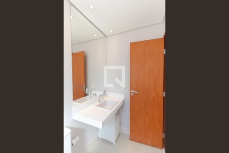 Casa de condomínio à venda com 184m², 3 quartos e 4 vagas Casa de condomínio à venda com 184m², 3 quartos e 4 vagasBanheiro da Suite 03