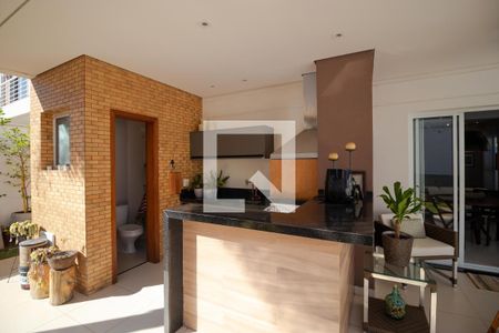 Casa de condomínio à venda com 184m², 3 quartos e 4 vagas Casa de condomínio à venda com 184m², 3 quartos e 4 vagasQuintal com Churrasqueira