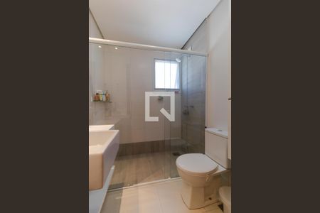 Casa de condomínio à venda com 184m², 3 quartos e 4 vagas Casa de condomínio à venda com 184m², 3 quartos e 4 vagasBanheiro da Suite 02