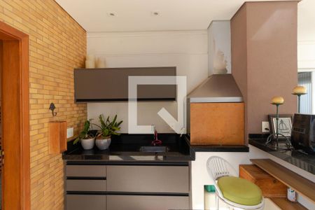 Casa de condomínio à venda com 184m², 3 quartos e 4 vagas Casa de condomínio à venda com 184m², 3 quartos e 4 vagasQuintal com Churrasqueira