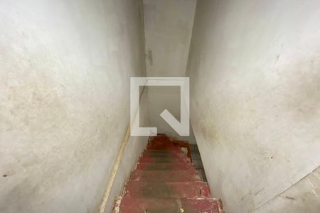 Casa para alugar com 177m², 5 quartos e 1 vagaEscada