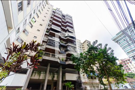 Apartamento à venda com 237m², 4 quartos e 2 vagas Apartamento à venda com 237m², 4 quartos e 2 vagasFachada