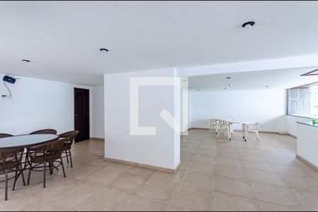 Apartamento à venda com 237m², 4 quartos e 2 vagas Apartamento à venda com 237m², 4 quartos e 2 vagasÁrea comum - Salão de festas