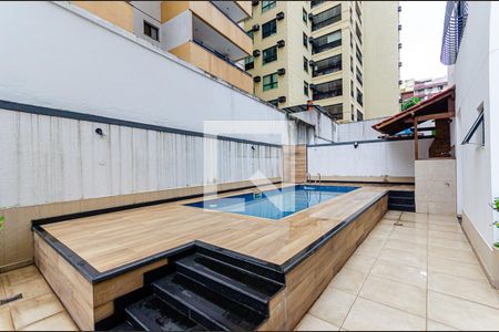 Apartamento à venda com 237m², 4 quartos e 2 vagas Apartamento à venda com 237m², 4 quartos e 2 vagasÁrea comum - Piscina