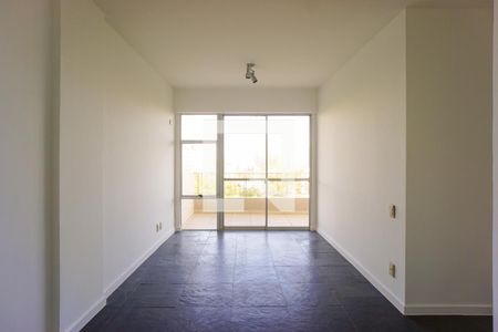 Sala de apartamento à venda com 3 quartos, 77m² em Barra da Tijuca, Rio de Janeiro