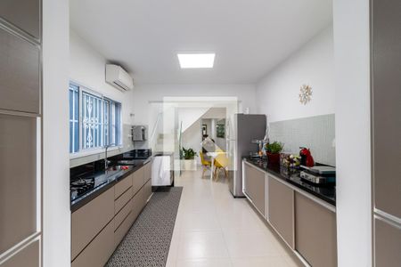 Casa à venda com 130m², 3 quartos e 2 vagasCozinha
