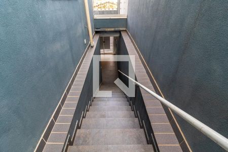 Casa à venda com 130m², 3 quartos e 2 vagasEscada de Entrada