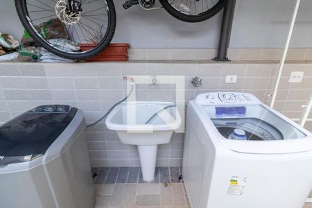 Casa à venda com 130m², 3 quartos e 2 vagasQuintal e Área de Serviço