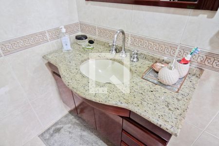 Casa à venda com 250m², 4 quartos e 2 vagas Casa à venda com 250m², 4 quartos e 2 vagasBanheiro da Suíte