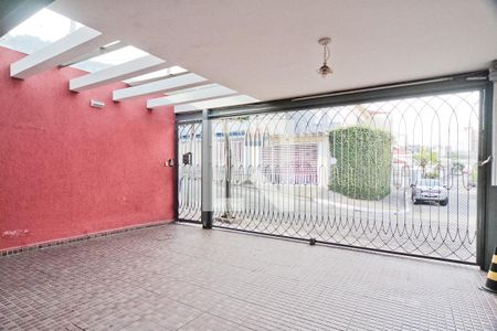 Casa à venda com 250m², 4 quartos e 2 vagas Casa à venda com 250m², 4 quartos e 2 vagasGaragem