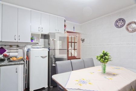 Casa à venda com 250m², 4 quartos e 2 vagas Casa à venda com 250m², 4 quartos e 2 vagasCozinha