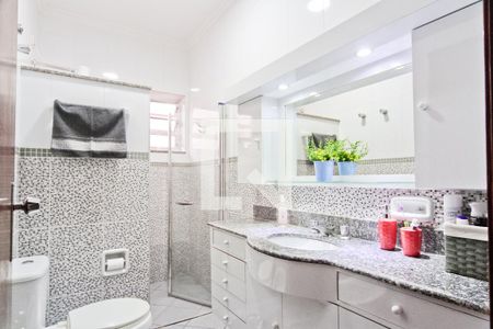 Casa à venda com 250m², 4 quartos e 2 vagas Casa à venda com 250m², 4 quartos e 2 vagasBanheiro