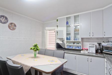 Casa à venda com 250m², 4 quartos e 2 vagas Casa à venda com 250m², 4 quartos e 2 vagasCozinha
