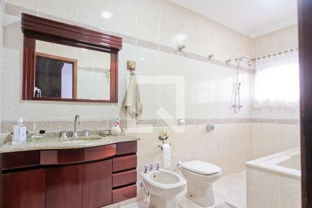 Casa à venda com 250m², 4 quartos e 2 vagas Casa à venda com 250m², 4 quartos e 2 vagasBanheiro da Suíte