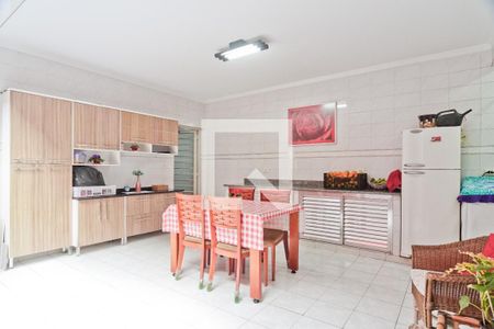 Casa à venda com 250m², 4 quartos e 2 vagas Casa à venda com 250m², 4 quartos e 2 vagasQuintal