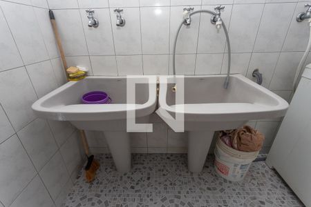 Casa à venda com 431m², 4 quartos e 8 vagas Casa à venda com 431m², 4 quartos e 8 vagasÁrea de serviço