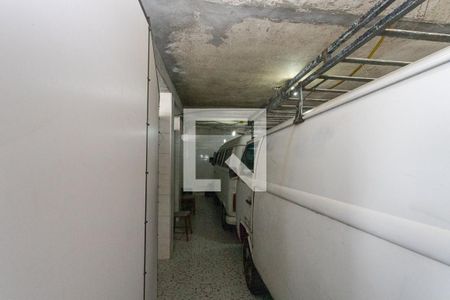 Casa à venda com 431m², 4 quartos e 8 vagas Casa à venda com 431m², 4 quartos e 8 vagasGaragem