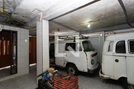 Casa à venda com 431m², 4 quartos e 8 vagas Casa à venda com 431m², 4 quartos e 8 vagasGaragem