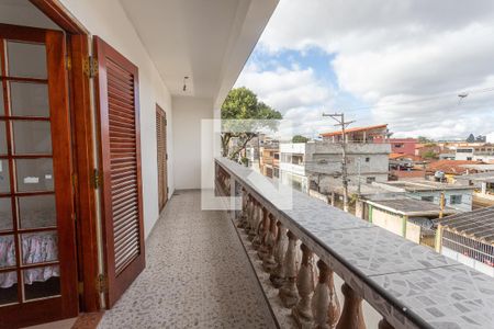 Casa à venda com 431m², 4 quartos e 8 vagas Casa à venda com 431m², 4 quartos e 8 vagasVaranda do quarto 2