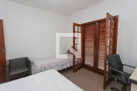 Casa à venda com 431m², 4 quartos e 8 vagas Casa à venda com 431m², 4 quartos e 8 vagasQuarto 2