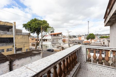 Casa à venda com 431m², 4 quartos e 8 vagas Casa à venda com 431m², 4 quartos e 8 vagasVaranda do quarto 4 - suíte