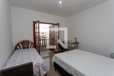 Casa à venda com 431m², 4 quartos e 8 vagas Casa à venda com 431m², 4 quartos e 8 vagasQuarto 2