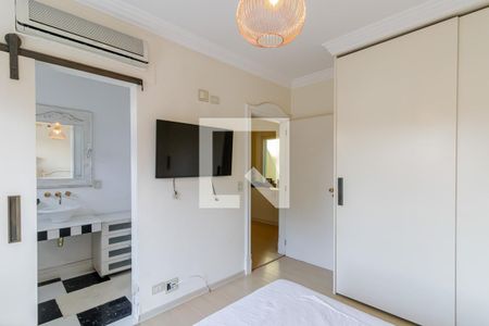 Casa à venda com 858m², 6 quartos e 6 vagas Casa à venda com 858m², 6 quartos e 6 vagasSuíte 2