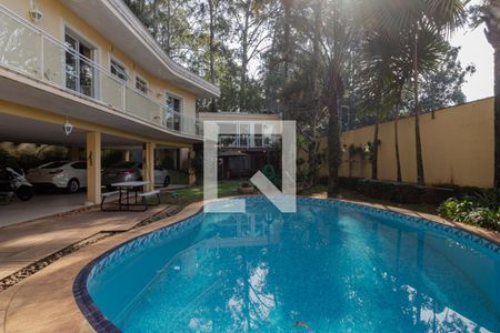 Casa à venda com 858m², 6 quartos e 6 vagas Casa à venda com 858m², 6 quartos e 6 vagasPiscina