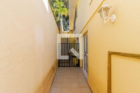 Casa à venda com 858m², 6 quartos e 6 vagas Casa à venda com 858m², 6 quartos e 6 vagasCorredor Lateral