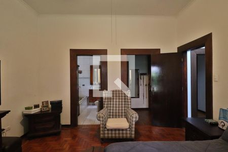 Casa à venda com 600m², 5 quartos e 2 vagasSuíte 