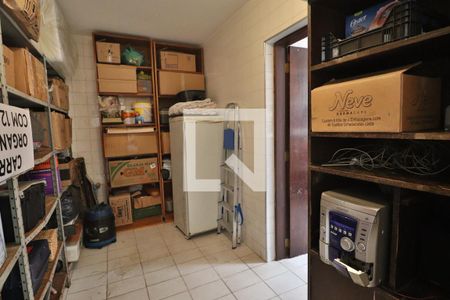 Casa à venda com 600m², 5 quartos e 2 vagasDeposito