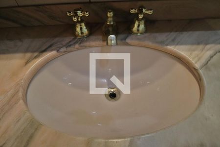 Casa à venda com 600m², 5 quartos e 2 vagasBanheiro do Quarto 3 e 4