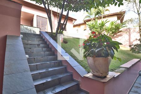 Casa à venda com 600m², 5 quartos e 2 vagasEntrada