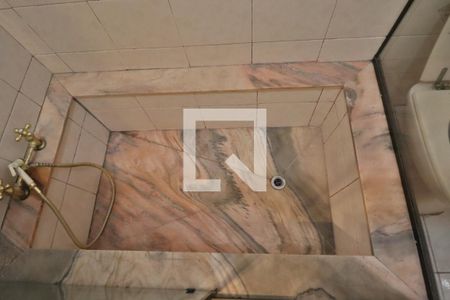 Casa à venda com 600m², 5 quartos e 2 vagasBanheiro do Quarto 3 e 4