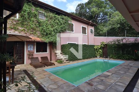 Casa à venda com 600m², 5 quartos e 2 vagasÁrea comum - Piscina