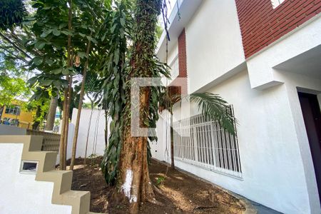 Casa à venda com 380m², 4 quartos e 4 vagasFachada
