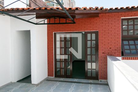 Casa à venda com 380m², 4 quartos e 4 vagasVaranda