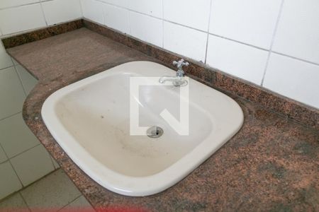 Casa à venda com 380m², 4 quartos e 4 vagasBanheiro 2