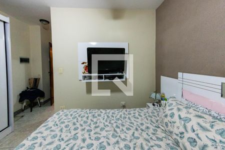 Casa à venda com 300m², 3 quartos e 6 vagas Casa à venda com 300m², 3 quartos e 6 vagasSuíte