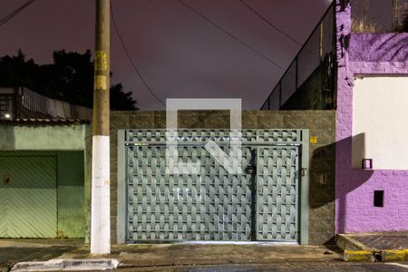 Casa à venda com 300m², 3 quartos e 6 vagas Casa à venda com 300m², 3 quartos e 6 vagasFachada