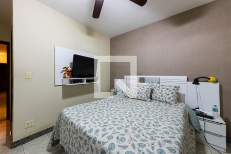 Casa à venda com 300m², 3 quartos e 6 vagas Casa à venda com 300m², 3 quartos e 6 vagasSuíte