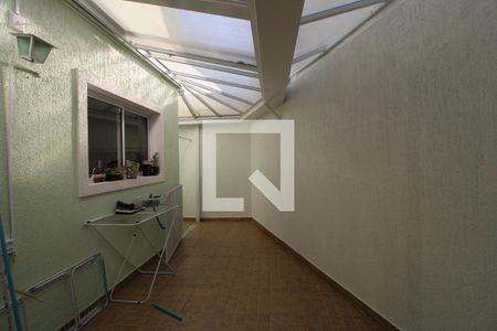 Casa à venda com 170m², 3 quartos e 3 vagasQuintal fundos da casa
