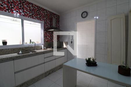 Casa à venda com 170m², 3 quartos e 3 vagasCozinha