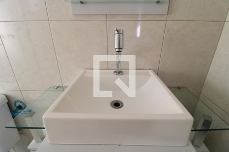 Casa à venda com 170m², 3 quartos e 3 vagasPia banheiro da suíte 1