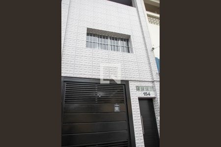 Casa à venda com 200m², 4 quartos e 1 vaga Casa à venda com 200m², 4 quartos e 1 vagaFachada