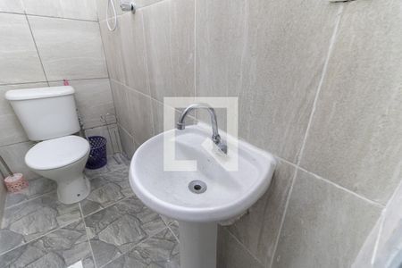 Casa à venda com 70m², 2 quartos e 1 vaga Casa à venda com 70m², 2 quartos e 1 vagaBanheiro