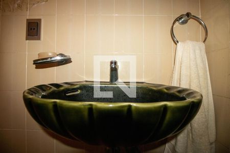 Casa à venda com 100m², 3 quartos e 2 vagasLavabo