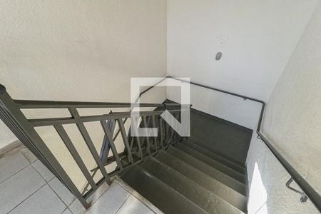 Apartamento à venda com 44m², 2 quartos e 1 vagaEscada
