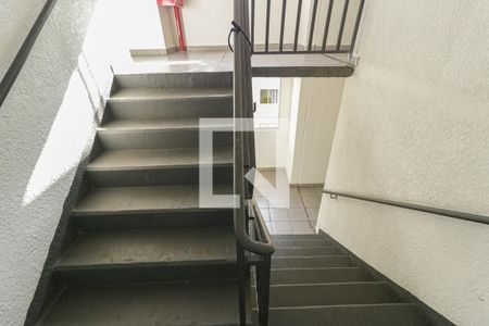 Apartamento à venda com 44m², 2 quartos e 1 vagaEscada